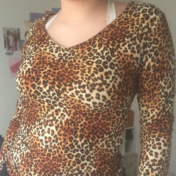 Leopard print long sleeve top - Picture 2 of 9